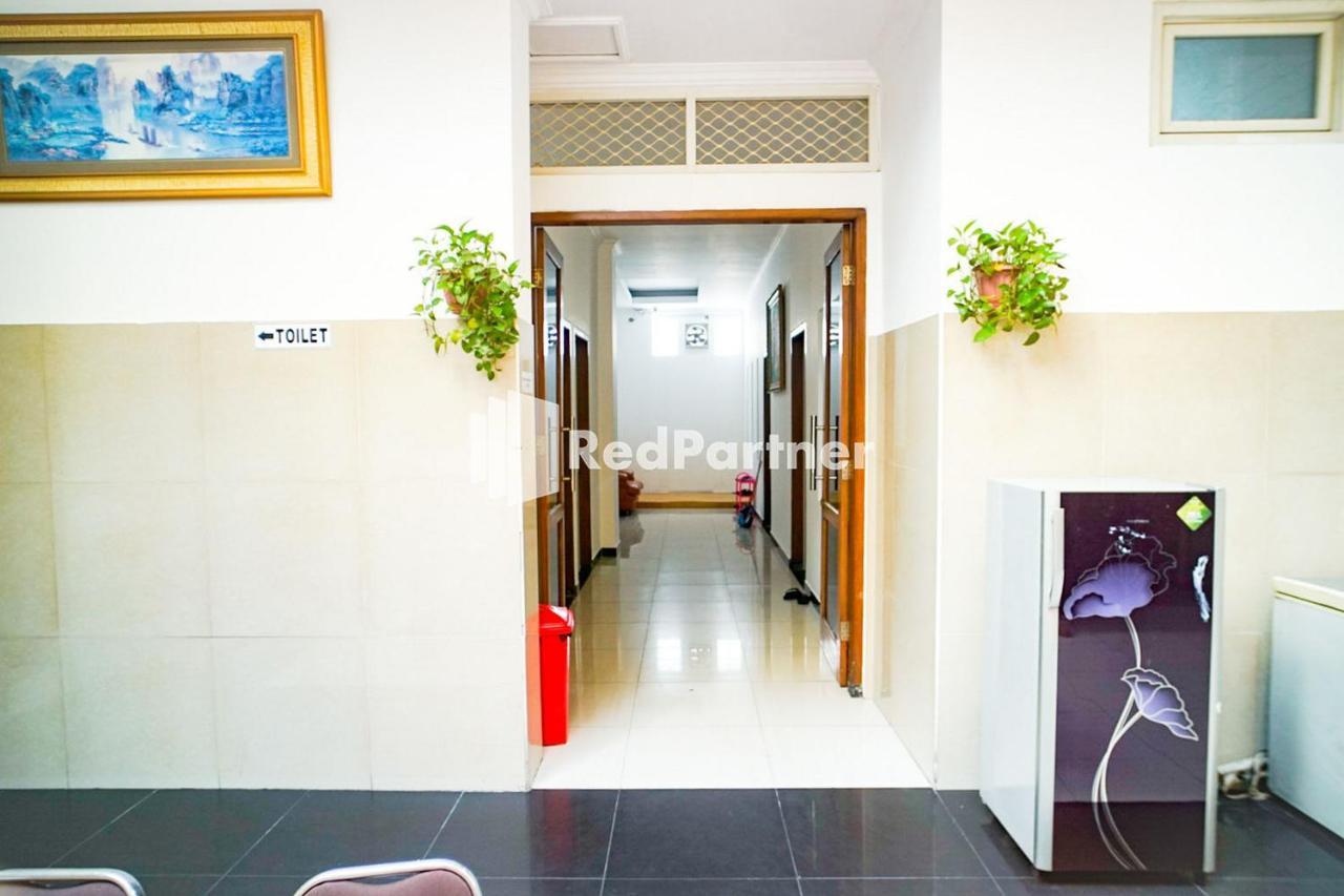Hoki Homestay Redpartner Сурабая Экстерьер фото