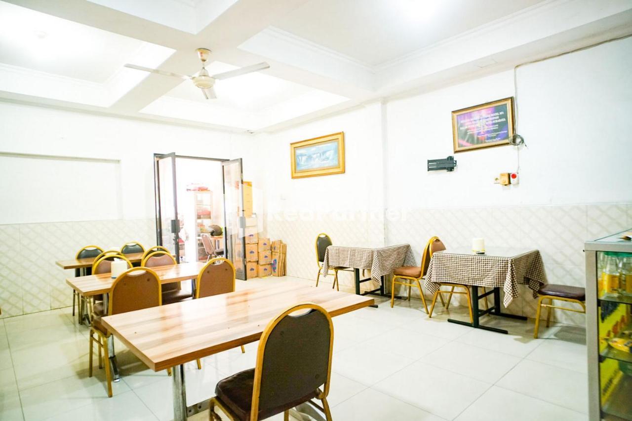 Hoki Homestay Redpartner Сурабая Экстерьер фото