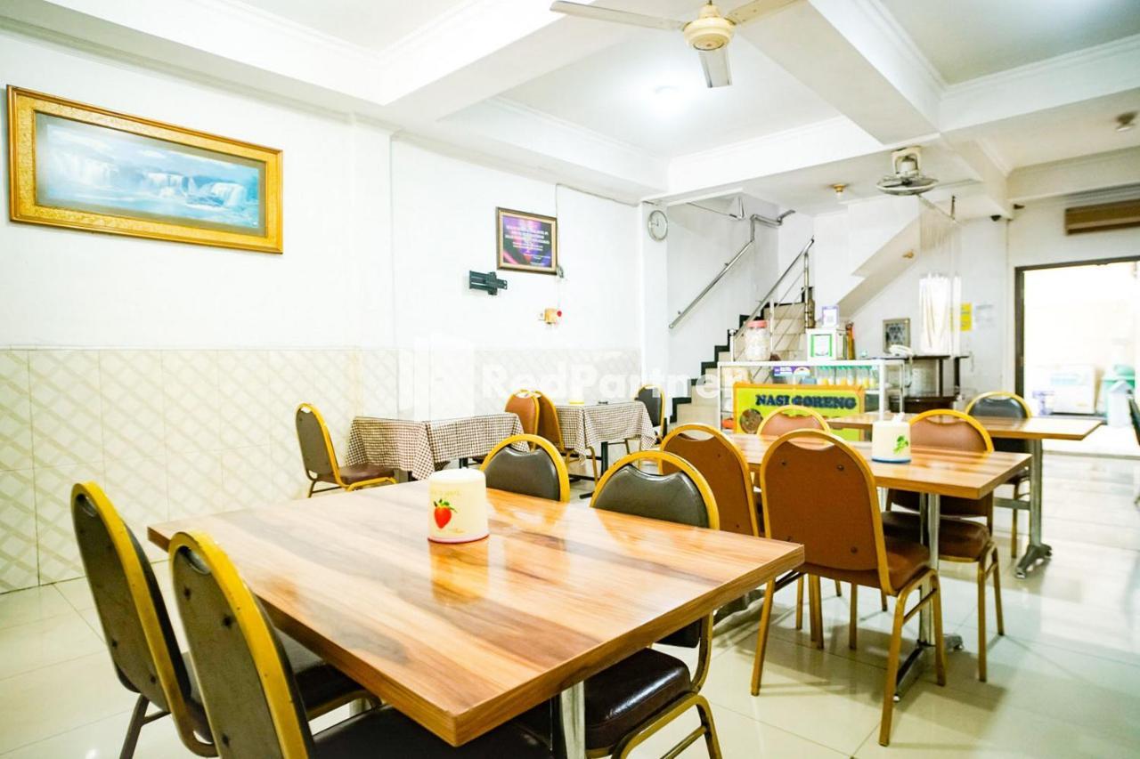 Hoki Homestay Redpartner Сурабая Экстерьер фото
