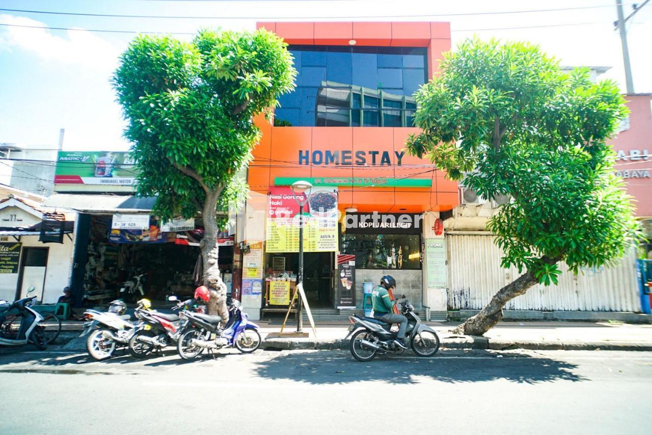 Hoki Homestay Redpartner Сурабая Экстерьер фото
